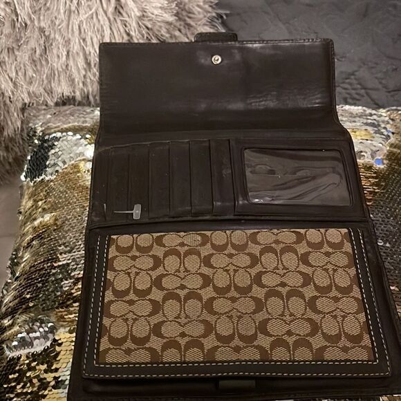 Coach tan brown signature c buckle trifold checkbook wallet - Picture 5 of 10
